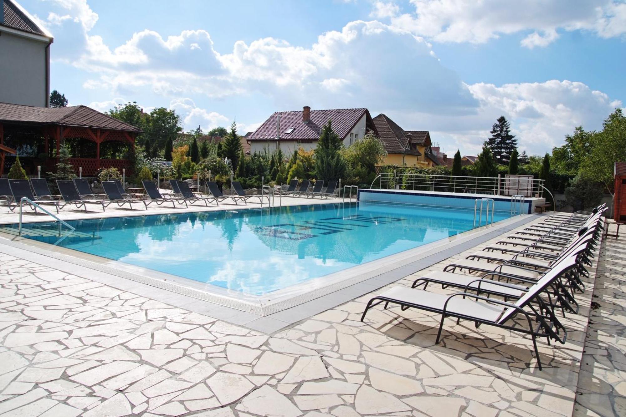 Silver Hotel Oradea Exterior photo